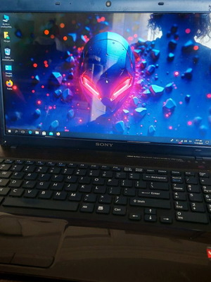 Sony Vaio PCG-61611 laptop 15.6" LED screen, 4GB RAM, 128GB SSD, Windows 10