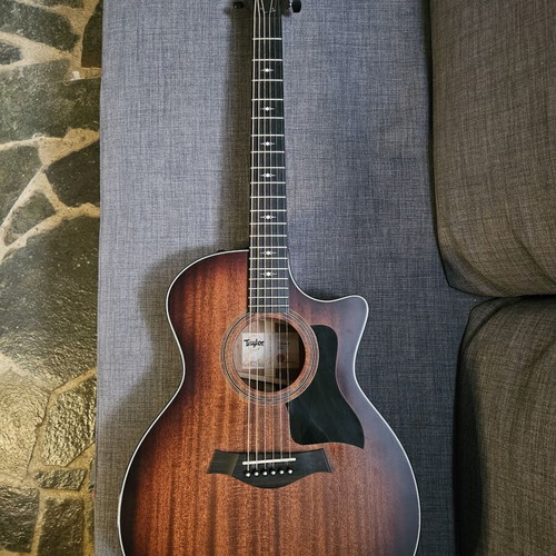 Taylor 324ce Flamed Tasmanian Blackwood guitar like new