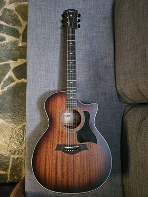Taylor 324ce Flamed Tasmanian Blackwood guitar like new