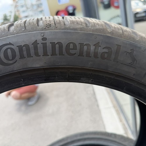 Continental 245/40/19 winter tires set of 4 like new, DOT 2024