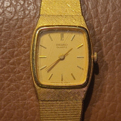 Seiko Quartz Gold-Tone Ladies Watch, vintage 1980s