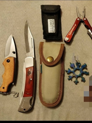EDC σετ σαν καινούργιο με 2 σουγιάδες, μικρό πολυεργαλείο, snowflake multitool