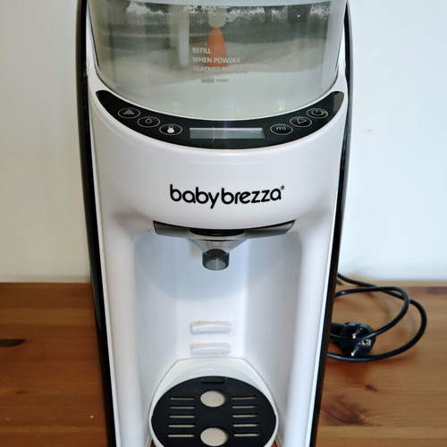 Baby Brezza automatic formula maker like new with box and accessories
