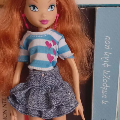 Winx Club School Girl Bloom doll used, Mattel Season 2