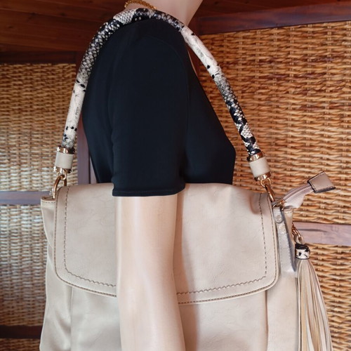 Carpisa Shoulder Bag like new with floral fabric pouch gift, beige
