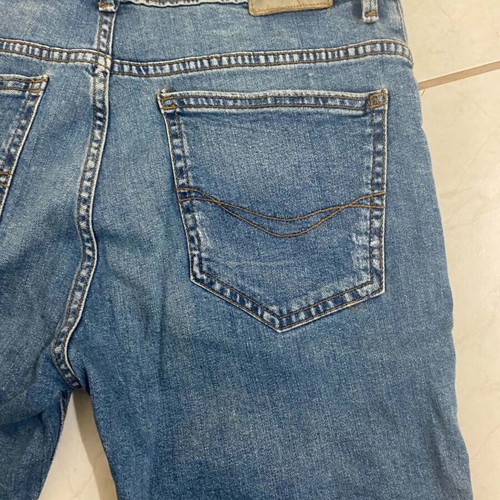 Pull & Bear men's denim bermuda shorts like new, size 32, blue