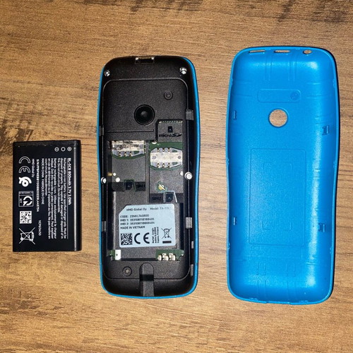 Vintage mobile phone Nokia 110 (TA-1192) like new, blue