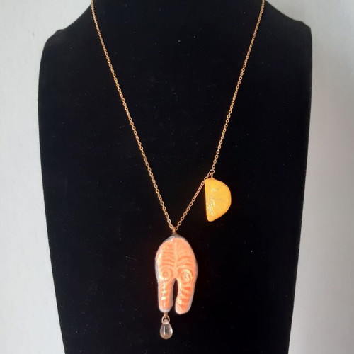 Salmon Necklace handmade new, multicolored with gold chain