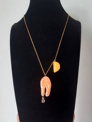 Salmon Necklace handmade new, multicolored with gold chain