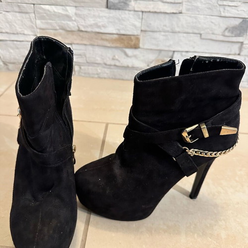 Heels with buckle velvet like new, 12cm heel size 38