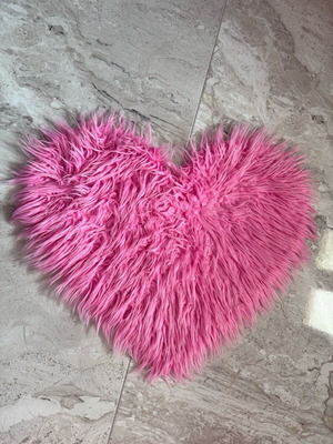 Heart-shaped fluffy rug like new
