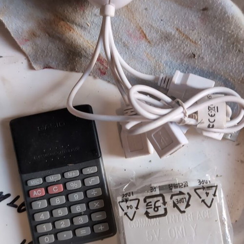 Casio pocket calculator and USB hub 4-port used bundle