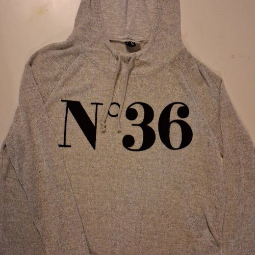Women's gray sweatshirt used, size M