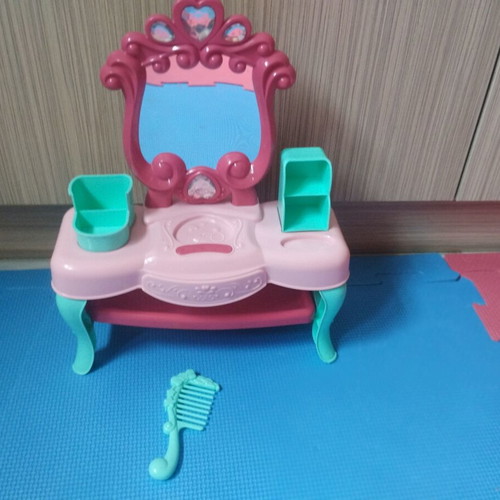 Mini Beauty Vanity with Mirror and Brush like new