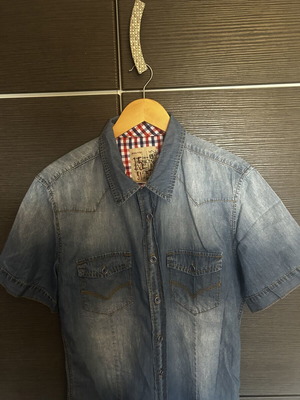 3Guys men's shirt XL like new, blue, buttoned sleeves