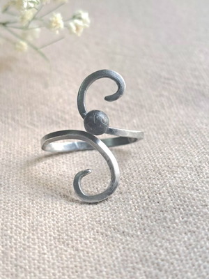Handmade 925 Silver Ring Organic Flow Collection, like new