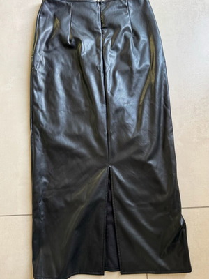 Shein leather skirt black size L like new