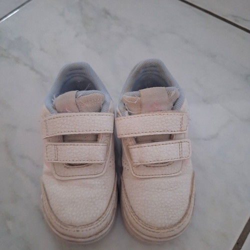 Adidas kids white sneakers like new, size 22, velcro