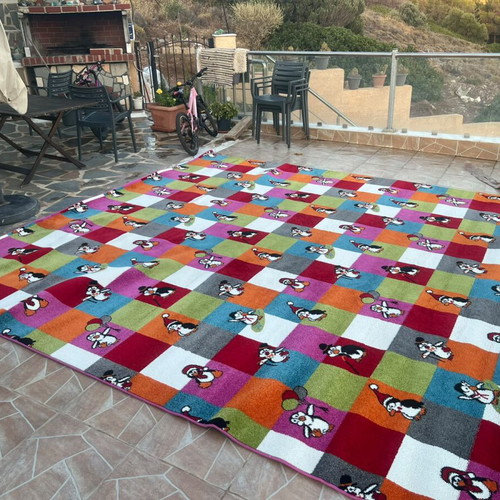Children's carpet with penguin design, 360x370 cm