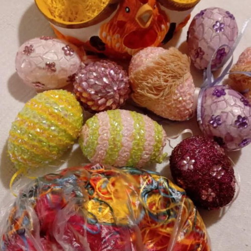 Basket with eggs and threads for egg dyeing like new