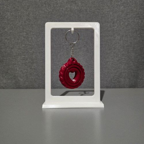 3D printed rotating heart keychain spinner like new