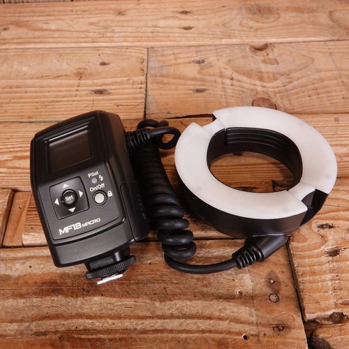 Nissin MF-18 Macro Ring Flash like new, compatible with Canon EOS