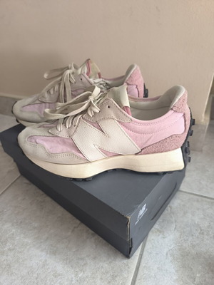 New Balance 327 Pink Haze athletic shoes like new, size 37.5