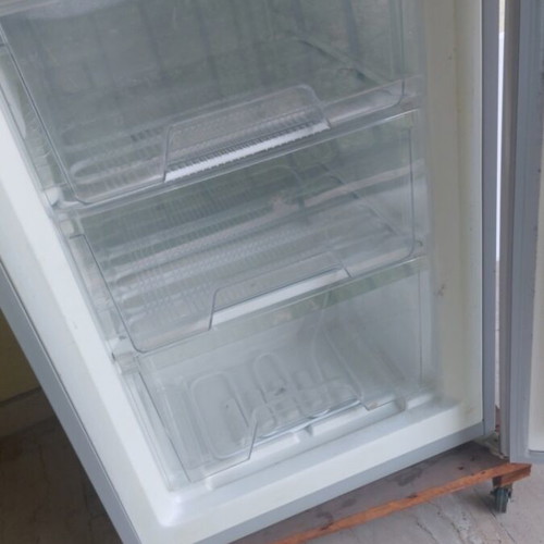 Inventor INVMVF86A2 Upright Freezer 86L like new, silver