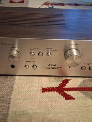 Akai stereo amplifier AM-2200 μεταχειρισμένο, λειτουργικός