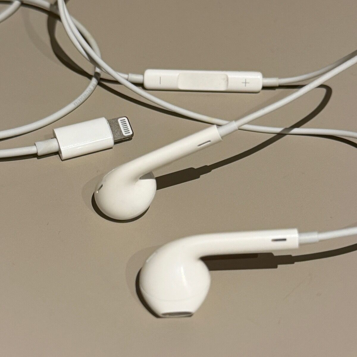 Apple Earpods Handsfree 8 00 Vendora gr Apple Earpods Handsfree 8 00 Vendora gr