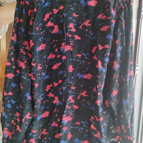 Women's Printed Shirt with Shoulder Pads like new, multicolor
