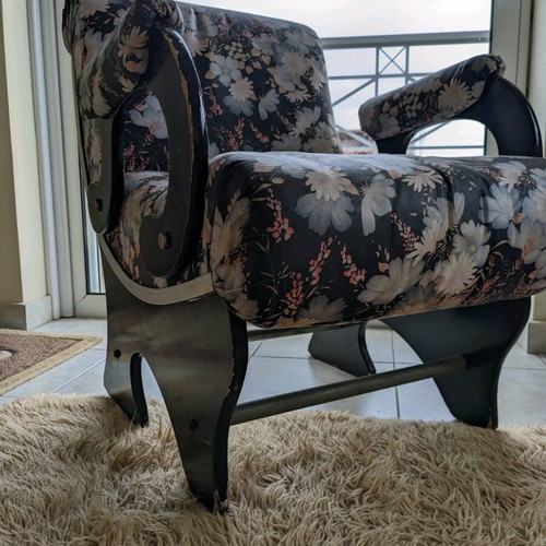 Vintage armchair like new with floral design