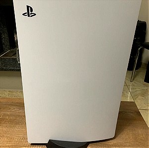 PlayStation 5 με δυο χειριστήρια και τρία παιχνίδια
