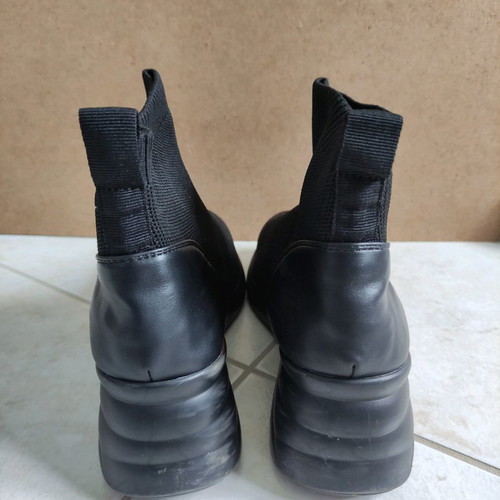 Sock boots size 39 like new, black with low sole