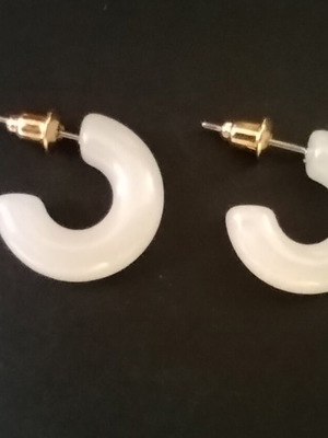 Resin Hoops white with gold details new