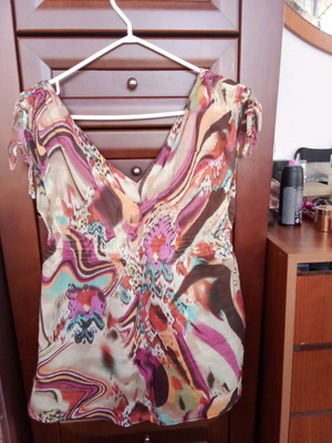 Sleeveless women's shirt like new, size M