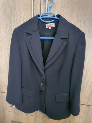 Vagias Collection jacket size M like new