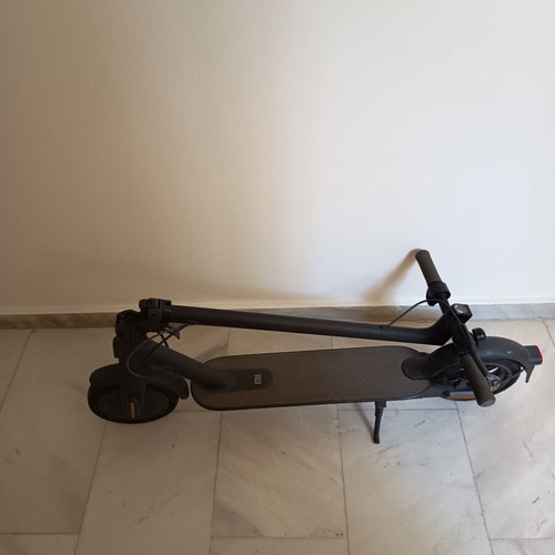 Xiaomi Essential electric scooter, black