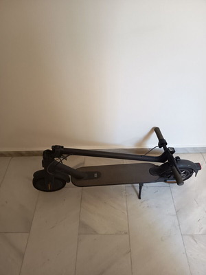 Xiaomi Essential electric scooter, black