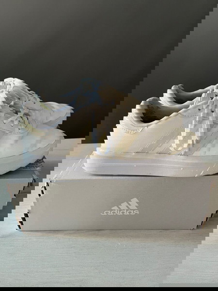 Adidas 37 1/3 дамски бели маратонки