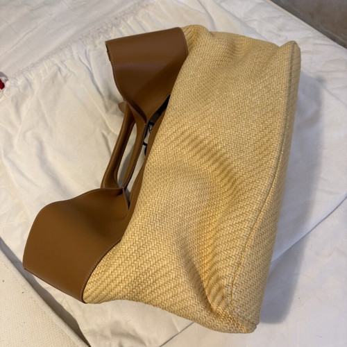 Alexander McQueen Raffia and Leather Handbag like new, beige and brown