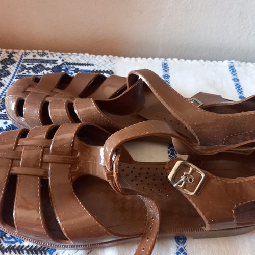 Buffalo brown beach shoes sizes 44 and 45