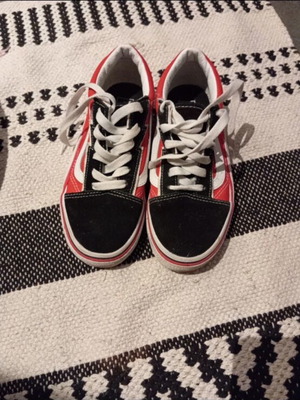VANS kids' shoe like new, size 34, black and red
