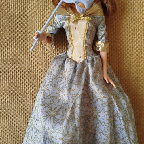 Barbie Masquerade Ball Princess doll like new with mask and necklace