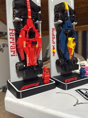 Lego F1 Ferrari and Red Bull Display new