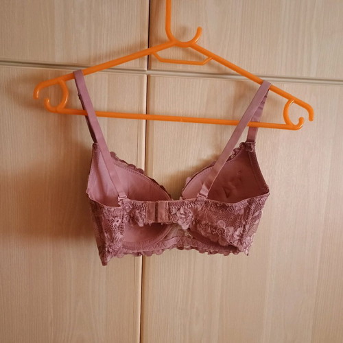 Bra new, size 70B, color dusty apple, with underwire