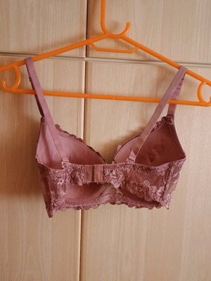 Bra new, size 70B, color dusty apple, with underwire