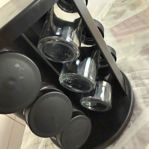 Spice rack with 9 jars new