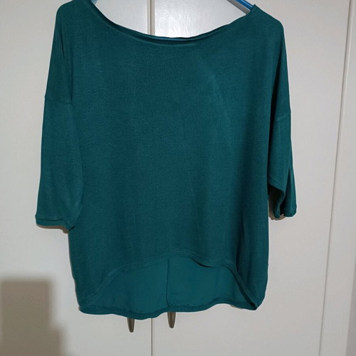 Bershka blouse green like new, short with 3/4 sleeves
