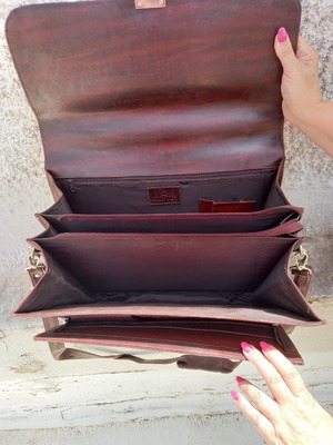Hunter bag used with multiple compartments